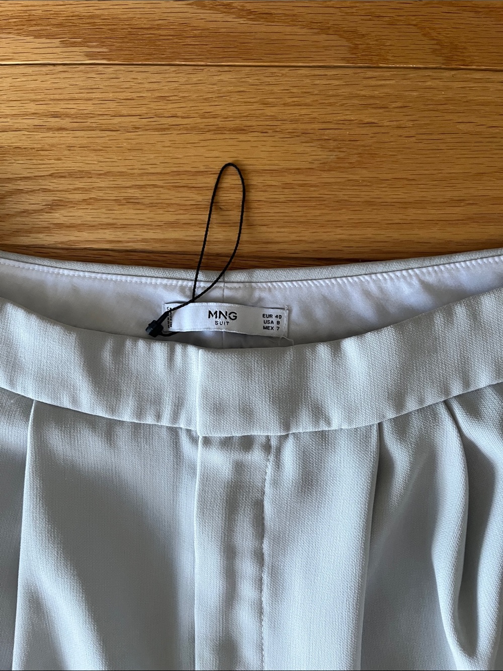 Women mango Pleated Light Gray Stretch Chinos size 8 new - Picture 2 of 4
